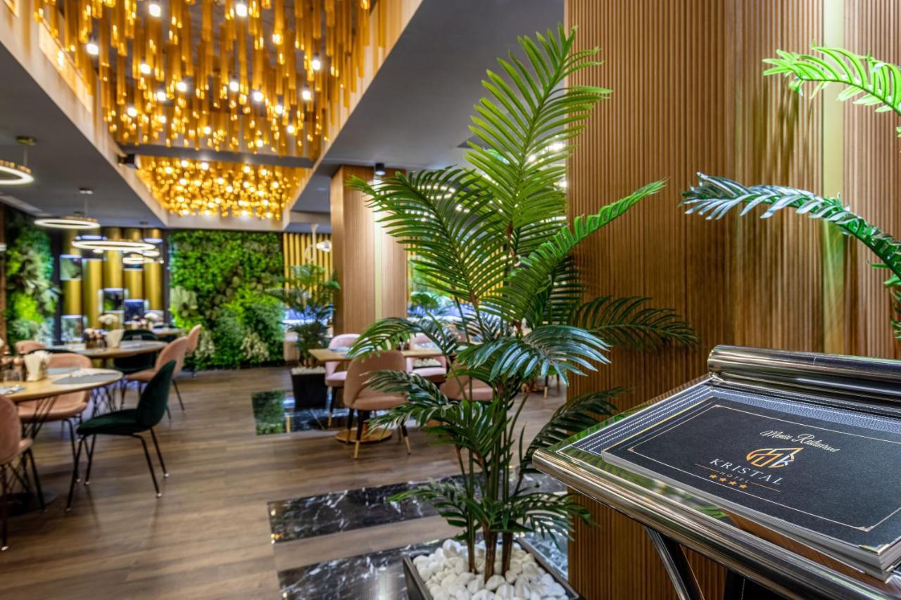 Hotel Kristal ฟอคชานิ ภายนอก รูปภาพ