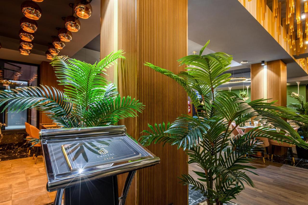 Hotel Kristal ฟอคชานิ ภายนอก รูปภาพ