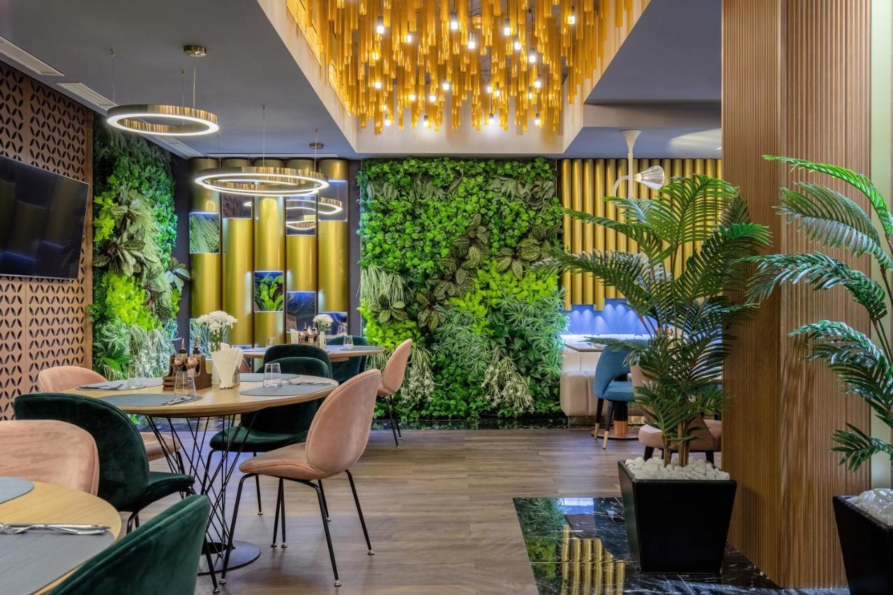 Hotel Kristal ฟอคชานิ ภายนอก รูปภาพ