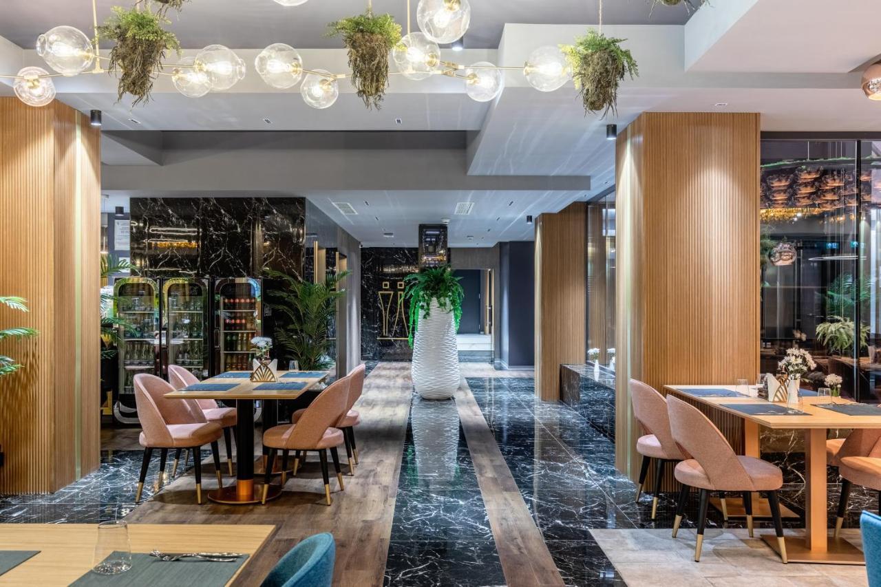 Hotel Kristal ฟอคชานิ ภายนอก รูปภาพ